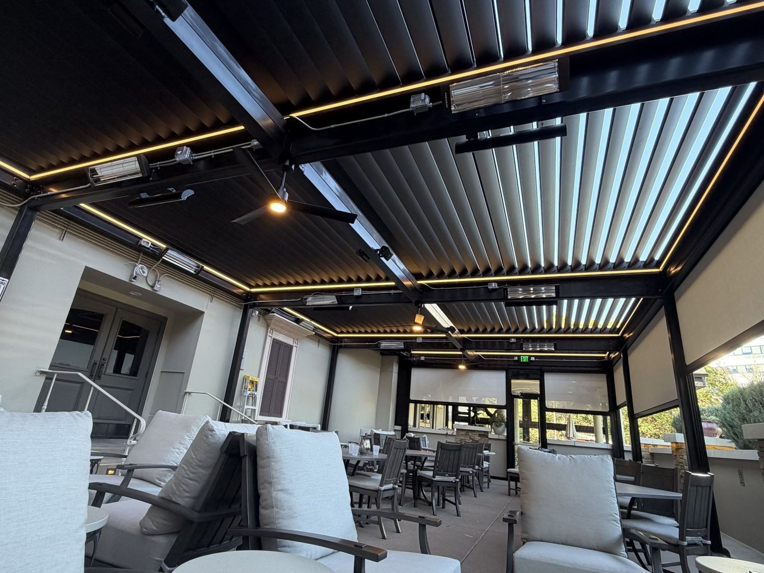 Motorized louvered pergola roof at Del Frisco's Greenwood Village